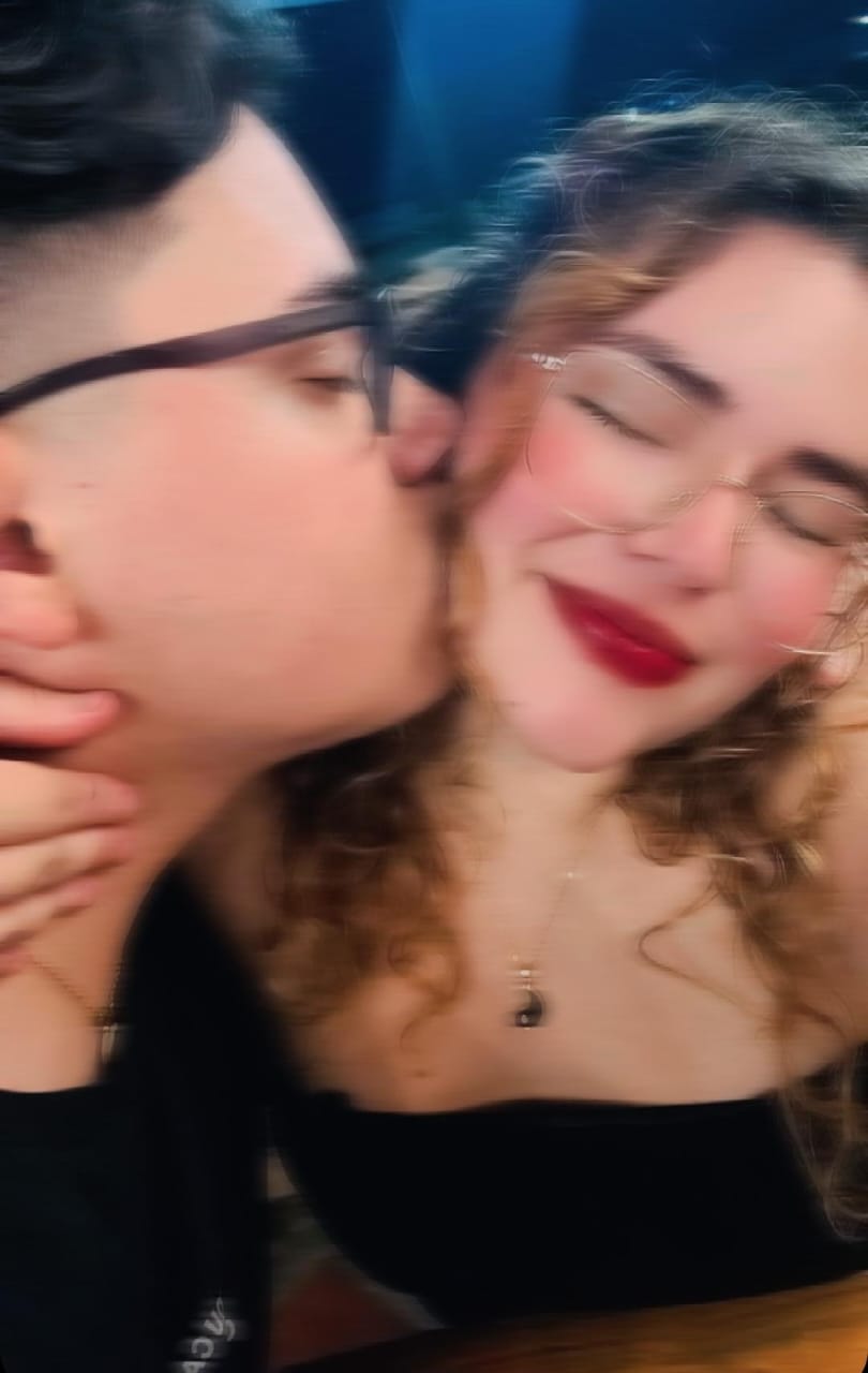 Vimo y Nath sonriendo en un viaje